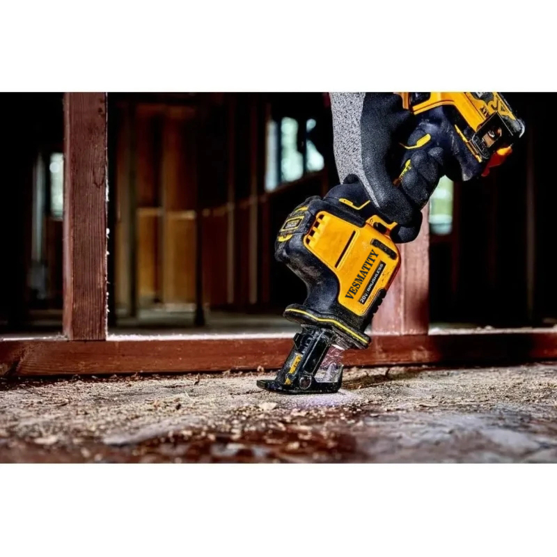 Scie sauteuse sans fil à une m - Pole Saw Cordless avis et prix